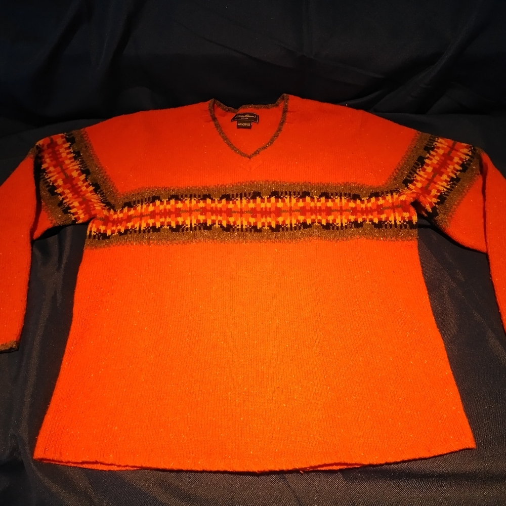 Ladies lambswool V-neck sweater